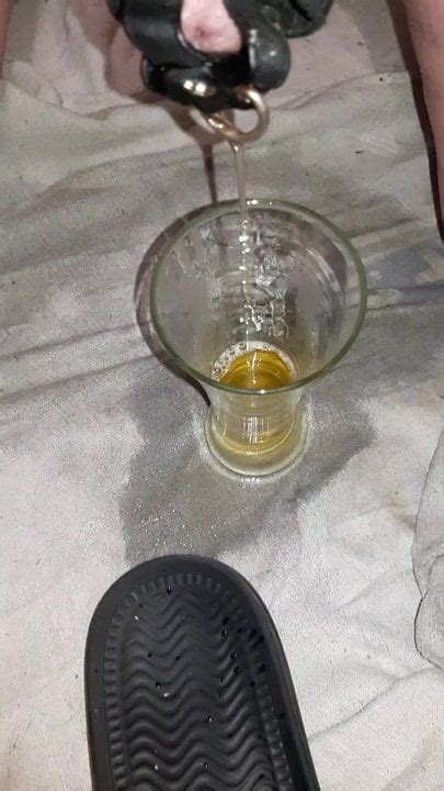 Pisse Dans Un Verre Free Gay HD Porn Video Aa XHamster