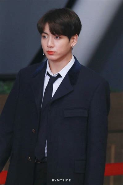 História Casamento arranjado Jungkook Vestidos e ternos