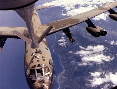 IMPRESSIVE PHOTOS SHOW B-52 BOMBERS COMMITMENT DURING OPERATION LINEBACKER II, THE CHRISTMAS ...