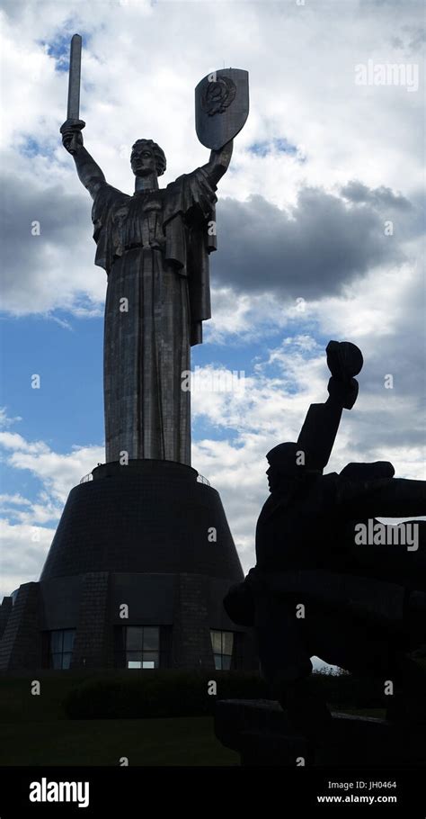 War monument in Kiev, Ukraine Stock Photo - Alamy