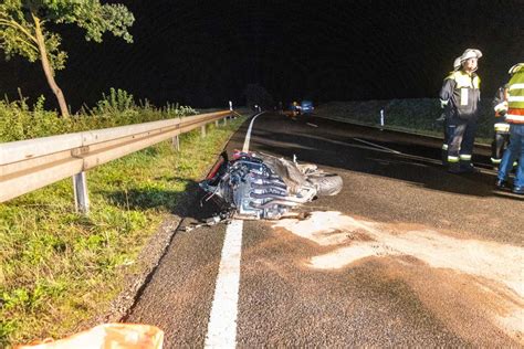 Motorrad Bricht Auseinander Fahrer Lebensgef Hrlich Verletzt