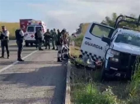 Murieron Una Camioneta Se Cruz De Carril Choc De Frente Contra Un