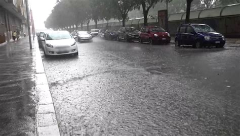 Nubifragio A Torino Le Strade Del Lingotto Come Torrenti Per Il