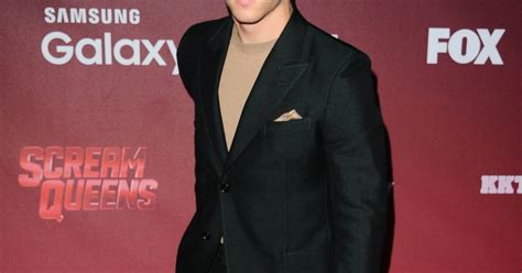 Nick Jonas à La Première De La Série Scream Queens à Los Angeles Le 21