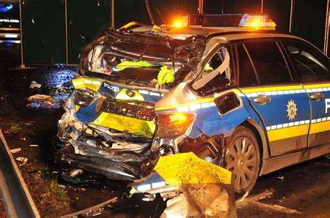 Horror Unfall Auf Der A61 Eine Tote Polizistin Und Zwei Schwerverletzte