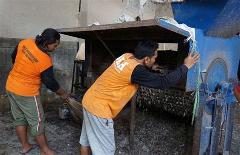 Warga Kerap Nekat Buang Sampah Di Luar Jam Operasional Depo