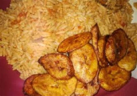 Jollof Rice With Fried Plantain Recipe By Nwanne Cookpad