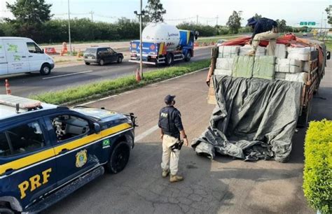 Prf Apreende Caminh O Carregado Roupas Importadas Em Eldorado Do Sul