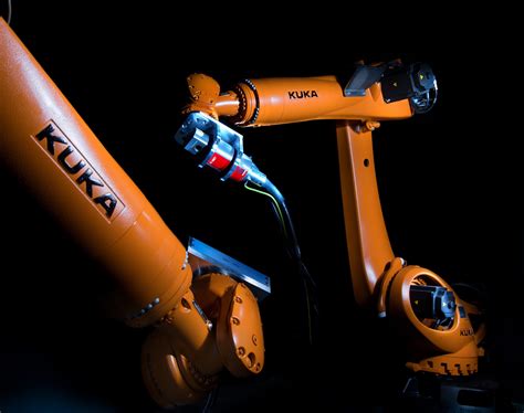 BMW tests robot-assisted CT for non-destructive material testing