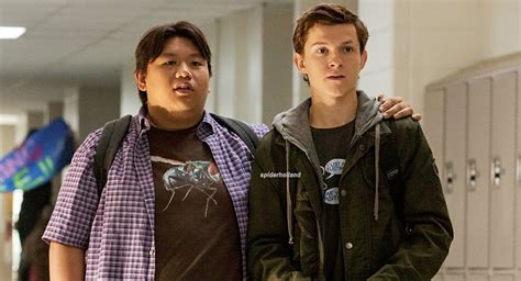 Homem Aranha Na Escola - Homem-Aranha: De Volta ao Lar | Peter Parker aparece na escola em novas ...