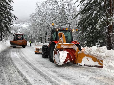 Cuneo Auto Bloccate Dalla Neve Sul Colle Dell Agnello Intervenuto Lo