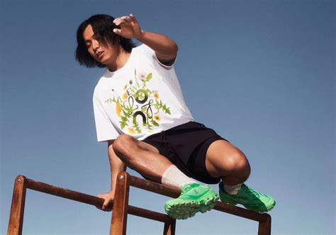 running  loewe signent une collection pour lete le site de la