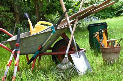 The Best Tools For Mulching! | Mr. Mulch