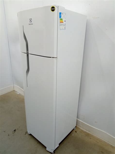 Refrigerador Electrolux Dc A Duas Portas Cycle Defrost L Dc A