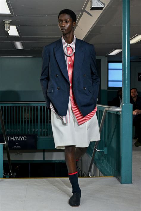 Tommy Hilfiger Spring 2025 Ready-to-Wear Runway, Fashion Show ...