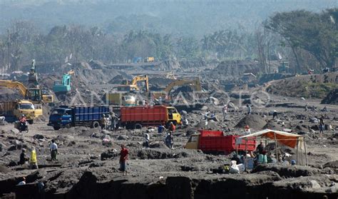 Penambangan Pasir Merapi Antara Foto