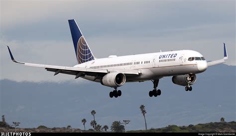 N Boeing United Airlines Mark Szemberski Jetphotos