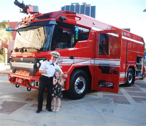 Usas 1st All Electric Fire Engine Arrives In Los Angeles Daily News