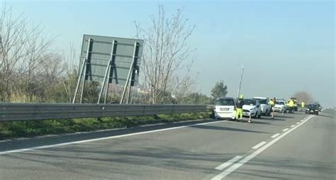 Tutte Le Foto Schianto Sulla Variante Violento Incidente Auto Perde