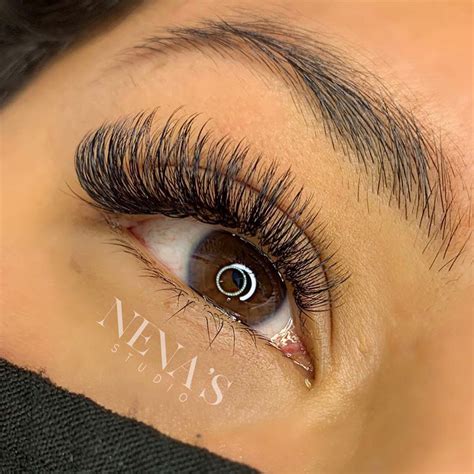 What Are Squirrel Eyelash Extensions And How To Do Them