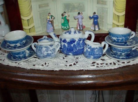 Antique Toy Childs Blue Willow China Tea Set -- Antique Price Guide ...