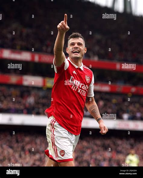 Granit Xhaka D Arsenal C L Bre Le Quatri Me But Du Match De Sa Partie