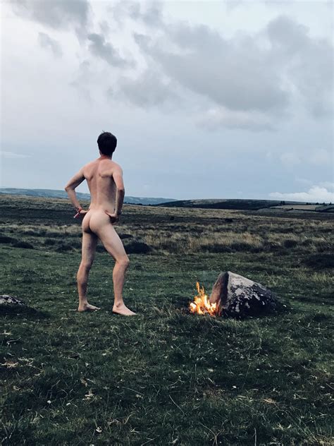 Naked Wild Camping On Dartmoor Scrolller