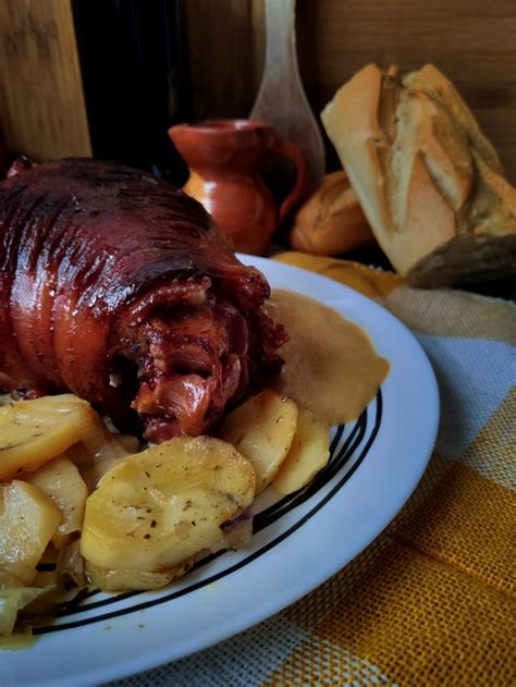 C Mo Hacer Codillo De Cerdo Al Horno Con Patatas En Casa