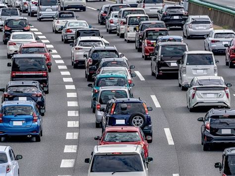 どの車線を走るべき？ 高速道路の渋滞時の走り方、身を守る3つのポイント ハフポスト News