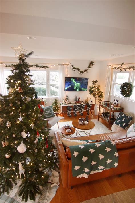 My Green & Neutral Holiday Decor + Links!