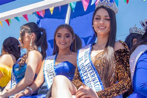 Mira En Vivo Nuestra Transmisi N Del Desfile De Carrozas La Voz De Xela