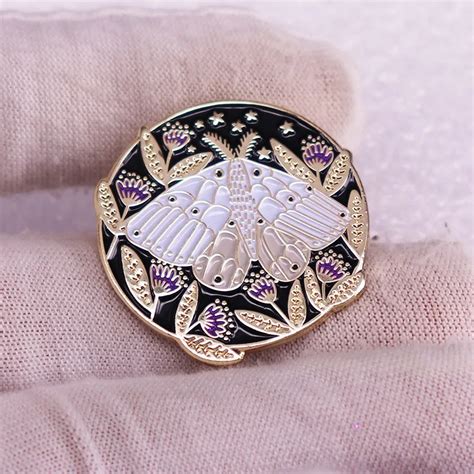 Broche De Esmalte Duro De Mariposa Y Conejo Para Mujer Insignia De