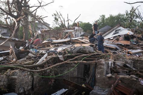 Tornado Spawning Storms Rip Through The Midwest See The Damage