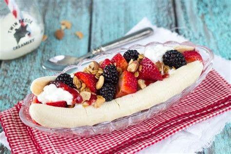 Healthy Breakfast Banana Split - Simple Healthy Kitchen