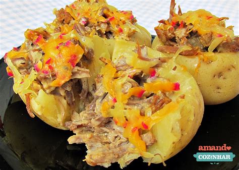 Batatas Recheadas Carne Desfiada E Queijo Amando Cozinhar