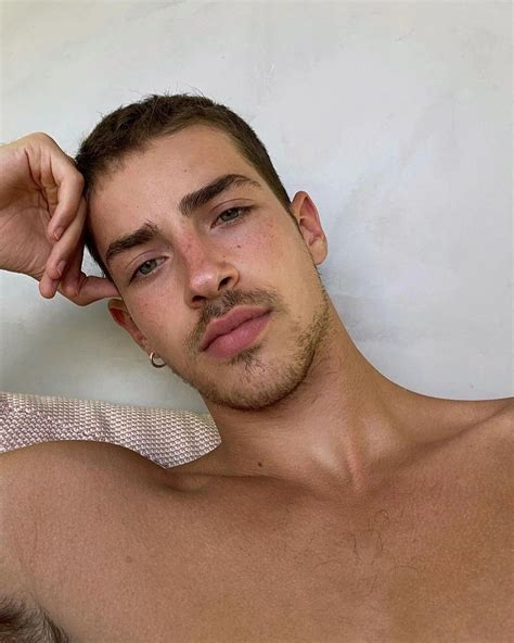 𝐈𝐧𝐬𝐭𝐚𝐠𝐫𝐚𝐦 Acessomanurios Cute White Guys White Boys Cute Guys Mens Fashion Manu Rios