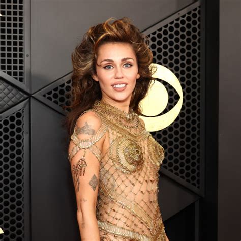 Miley Cyrus Thanks Pamela Anderson For The Last Showgirl Golden Globes And Critics Choice Song