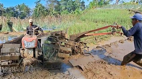 Semangat Dua Joki Traktor Menggarap Lahan YouTube