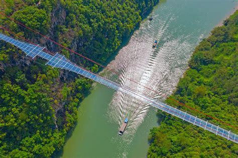 A Ponte Fundo De Vidro Mais Longa Do Mundo Foi Inaugurada Na China