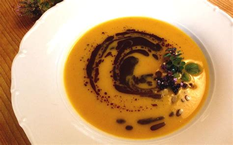 Vegane Kürbiscremesuppe aus Hokkaido - VeganBlatt