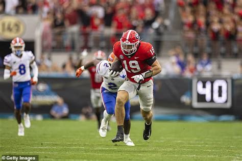 Georgia Tight End Brock Bowers Makes Sensational 73 Yard Touchdown