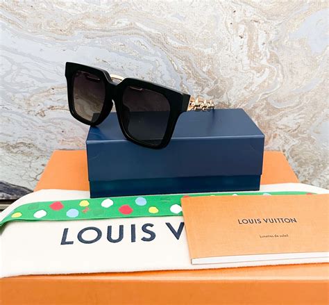 Louis Vuitton Lv Edge Cat Eye Black Gold Sunglasses Gem