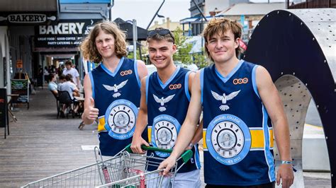 Victor Harbor Schoolies 2022: Students arrive at annual festival | NT News