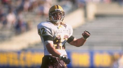 Who Is Pat Tillman The Nfl Player Killed In Afghanistan Being Honoured