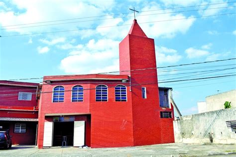 Paróquia Sagrado Coração recebe relíquia de 1º grau de Beato Carlo