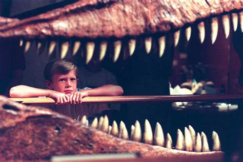 Scientists Discover Terrifying New Shark Toothed Dinosaur Measuring