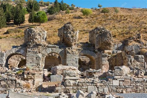 Ephesus ancient greek ruins in Anatolia Turkey — Stock Photo © doethion ...