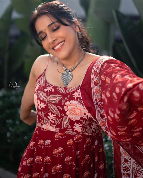 Anchor Rashmi Gautam Latest Clicks In Red Dress Telugu Rajyam Photos