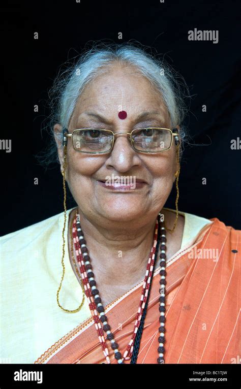 India portrait of Mrs Mohini Giri founder and chairman of the Guild of Service Stock Photo - Alamy