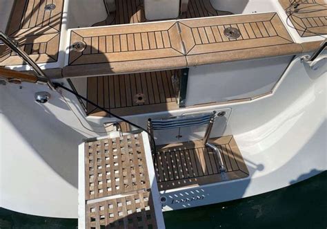 Hallberg-Rassy 412 • WHITES YACHTS International Yacht Brokers In Mallorca